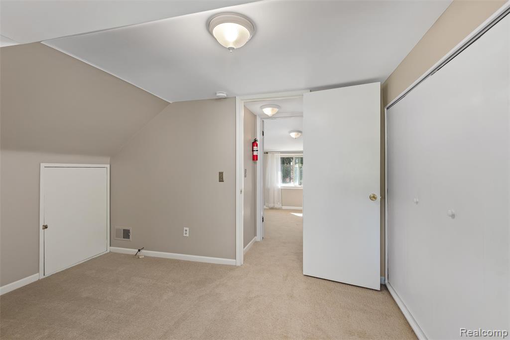 712 Golf Avenue, Royal Oak, MI 48073 — Photo 12