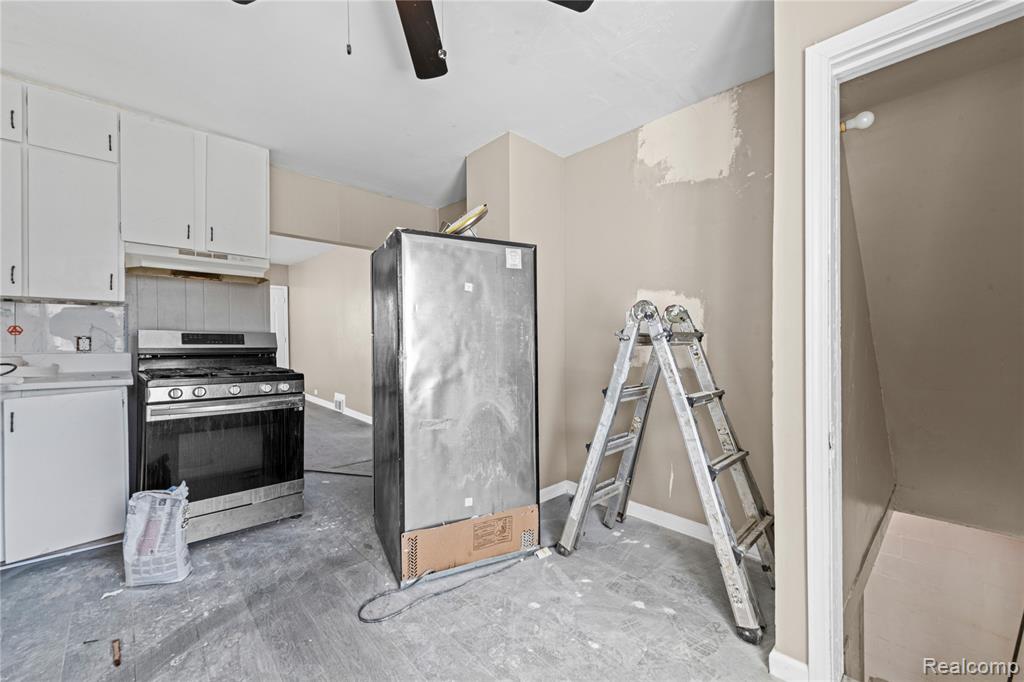 705 Cleophus Parkway, Lincoln Park, MI 48146 — Photo 25