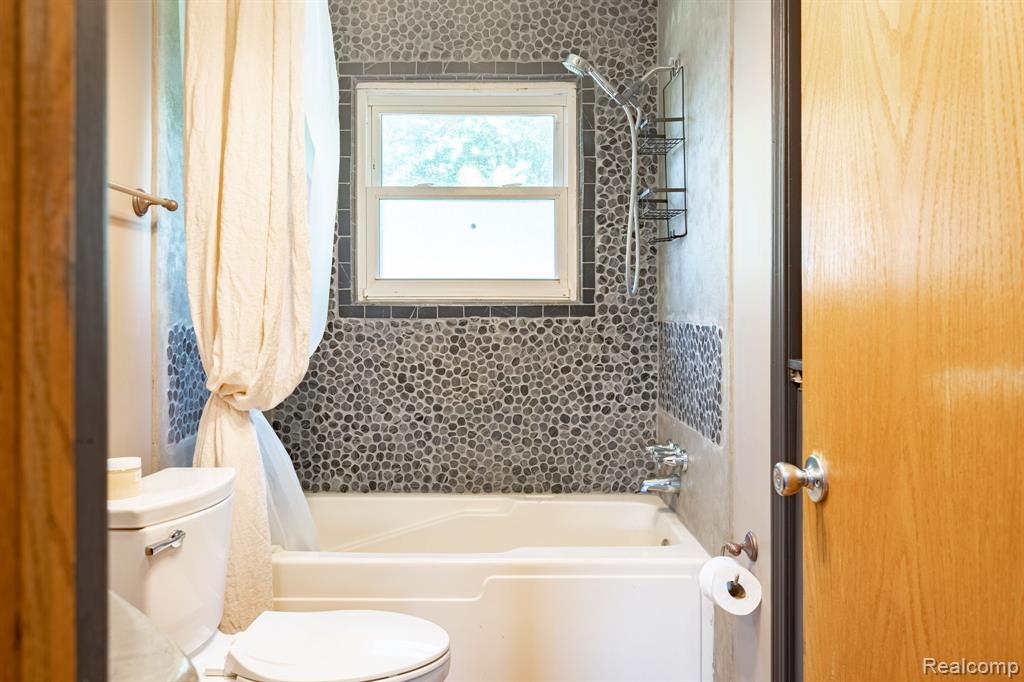 4069 Loch Drive, Highland, MI — Photo 19
