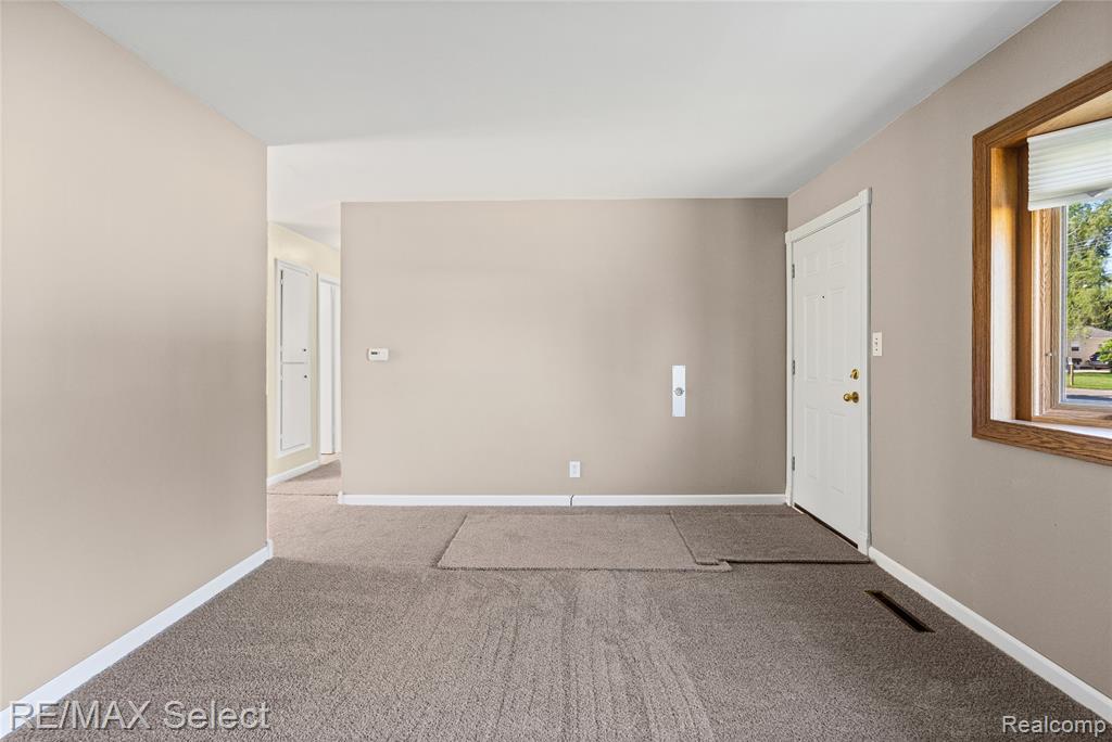 4075 Bristolwood Drive, Flint, MI 48507 — Photo 34