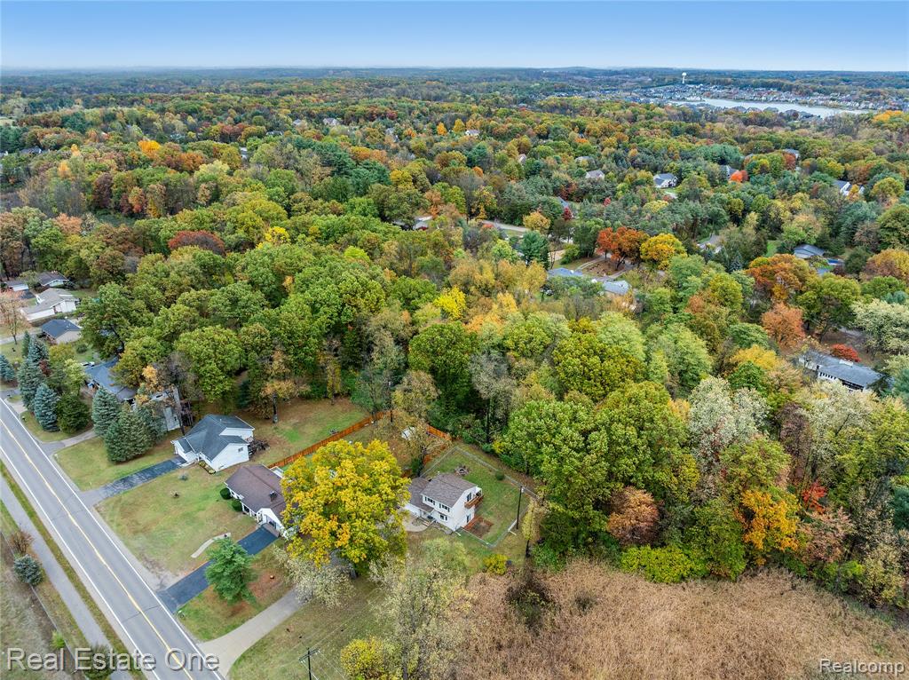 8789 Fieldcrest Drive, Brighton, MI 48116 — Photo 24