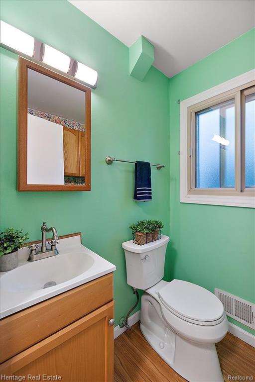 4887 CRESTBROOK Drive, Waterford, MI 48328 — Photo 24