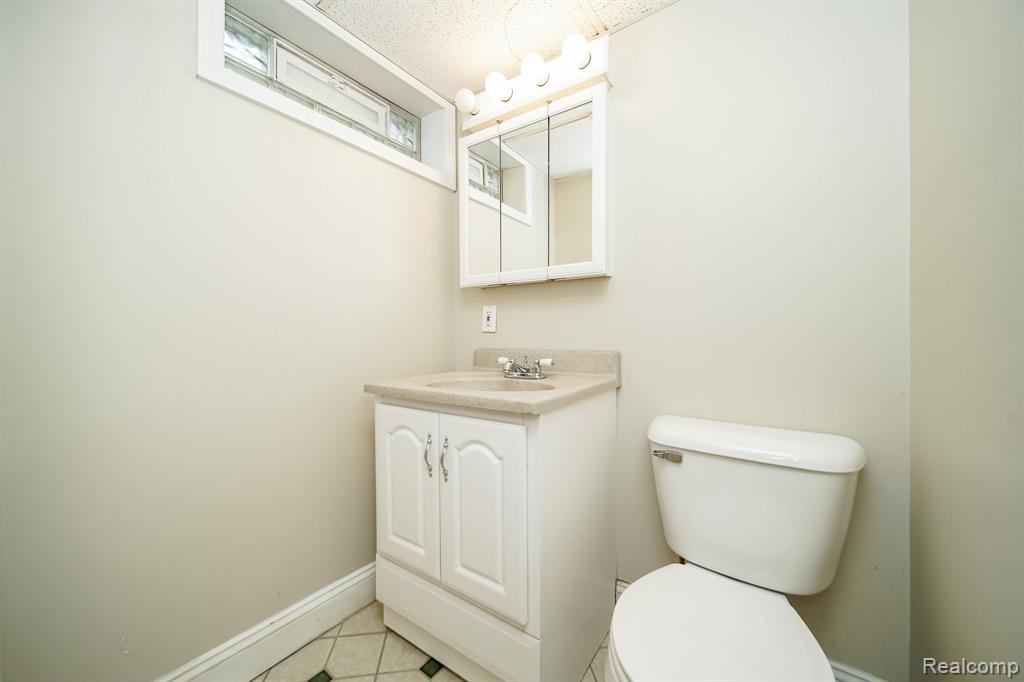 598 COVINGTON Street, South Lyon, MI 48178 — Photo 53