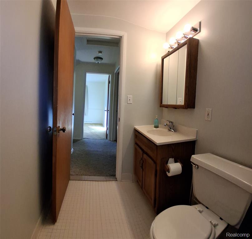 5352 Elmsford Drive, Flint, MI 48532 — Photo 12
