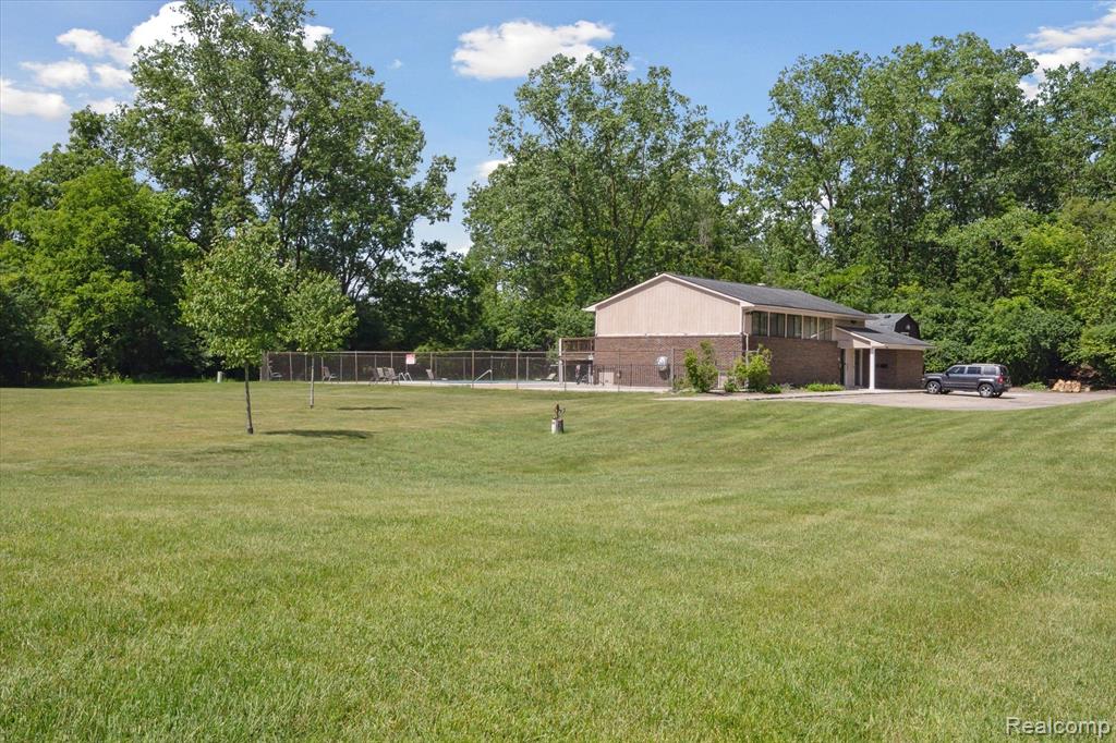 8312 LAKEVIEW Drive, Ypsilanti, MI 48198 — Photo 28