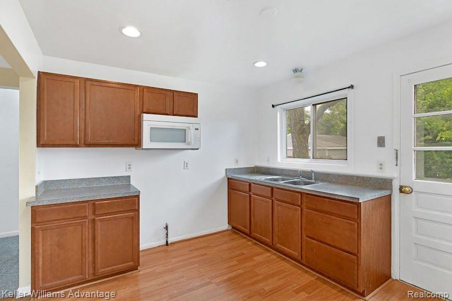 5705 DETROIT Street, Dearborn Heights, MI 48125 — Photo 9