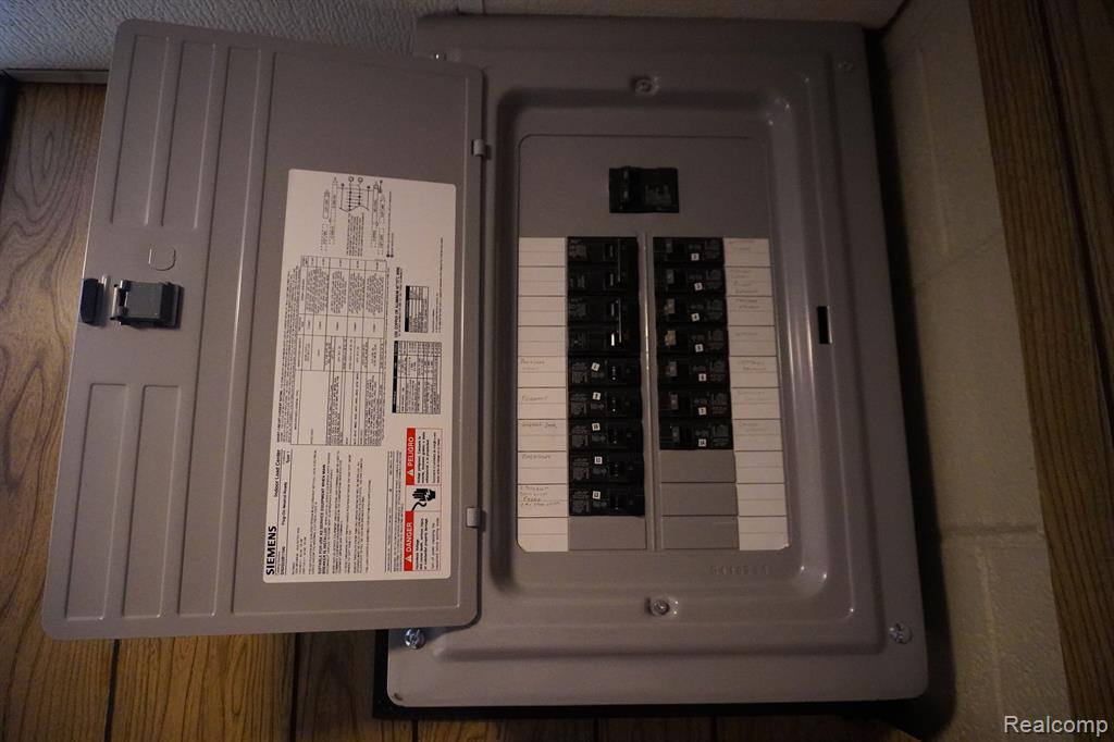 8098 SUNBURST, Center Line, MI 48015 — Photo 22