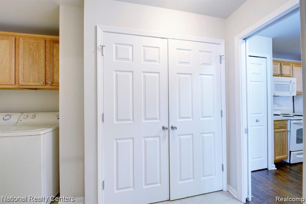 48407 MANOR BRIDGE Drive, Canton, MI 48188 — Photo 13