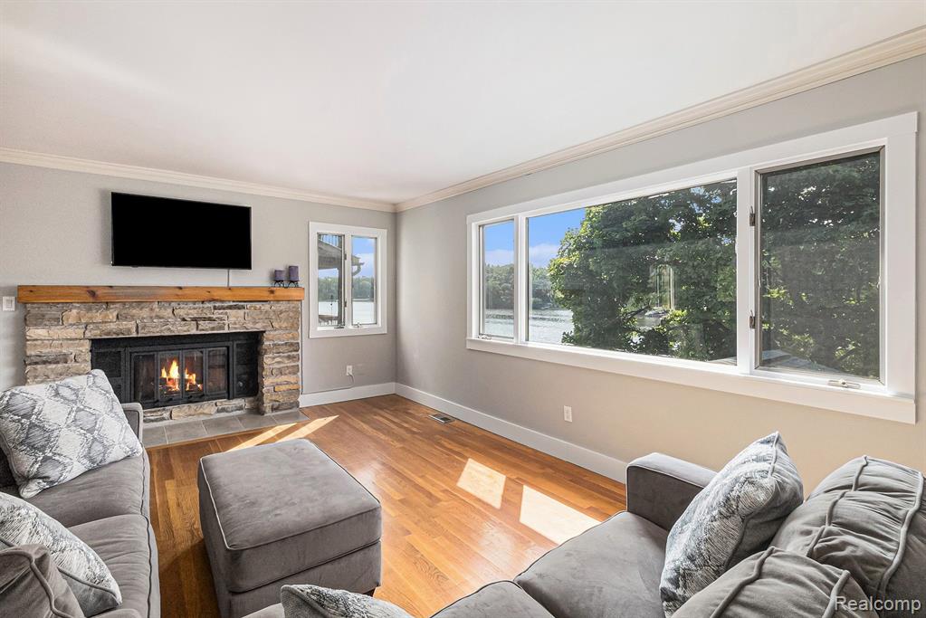 926 BRIGHTON LAKE Road, Brighton, MI 48116 — Photo 5