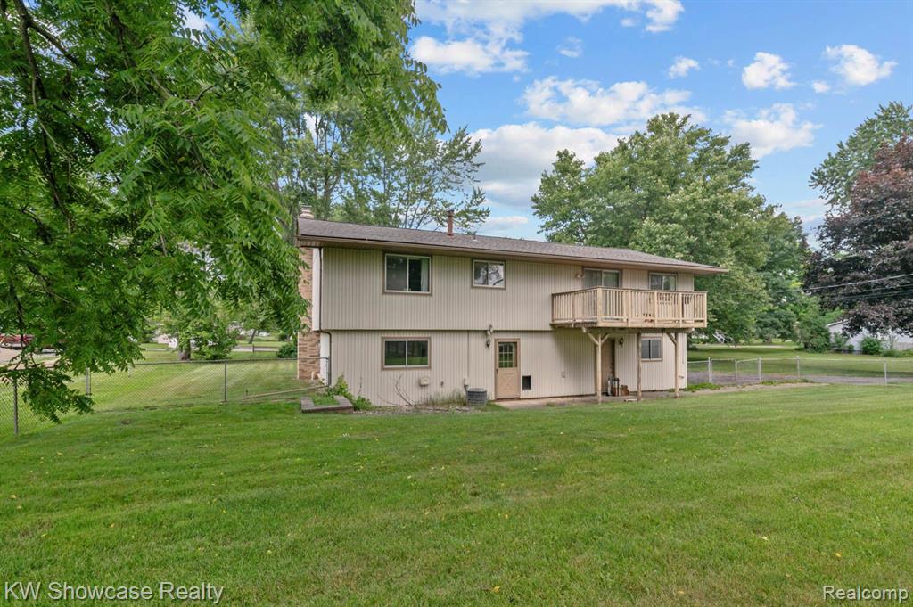 7675 VISGER Avenue, Waterford, MI 48329 — Photo 26