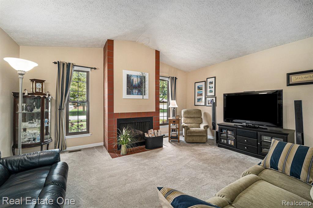 772 RANDALL Drive, Troy, MI 48085 — Photo 6