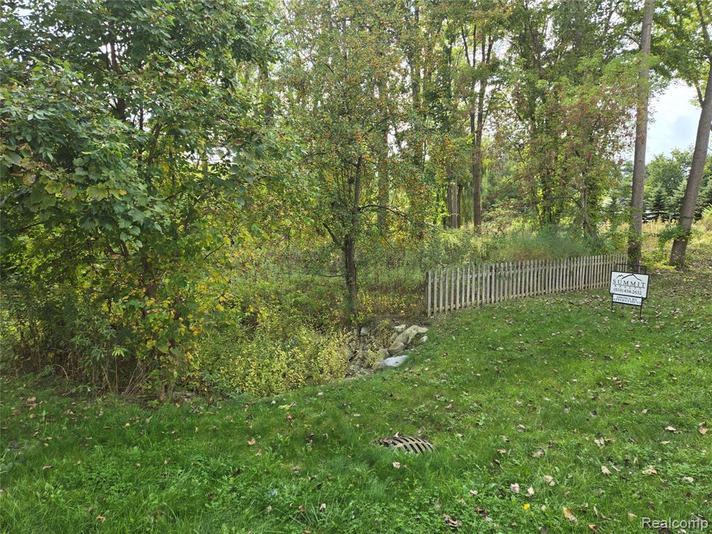VL E Glass Road, Ortonville, MI 48462 — front exterior