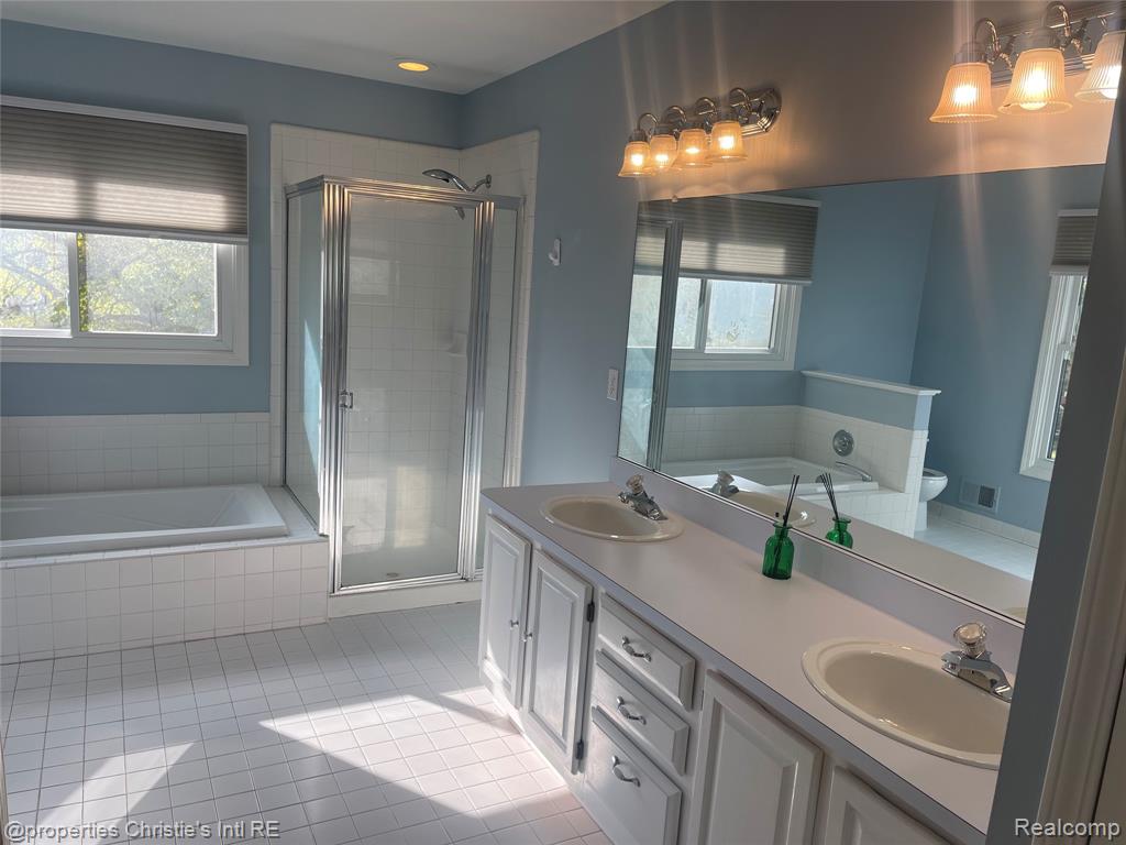 852 Linden Way, Auburn Hills, MI 48326 — Photo 31
