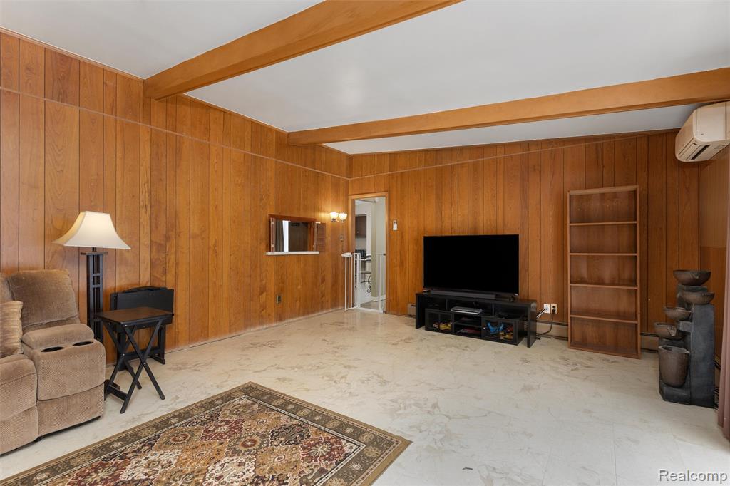 25376 Lyncastle Street, Farmington, MI, 48336