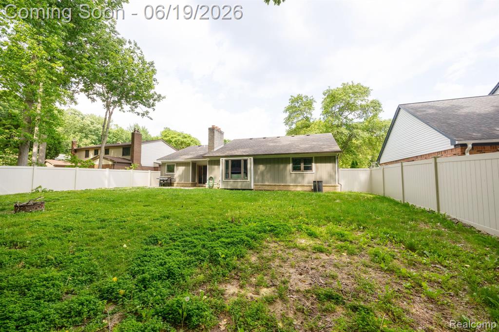 17680 Fox Glen Drive, Riverview, MI 48193 — Photo 12