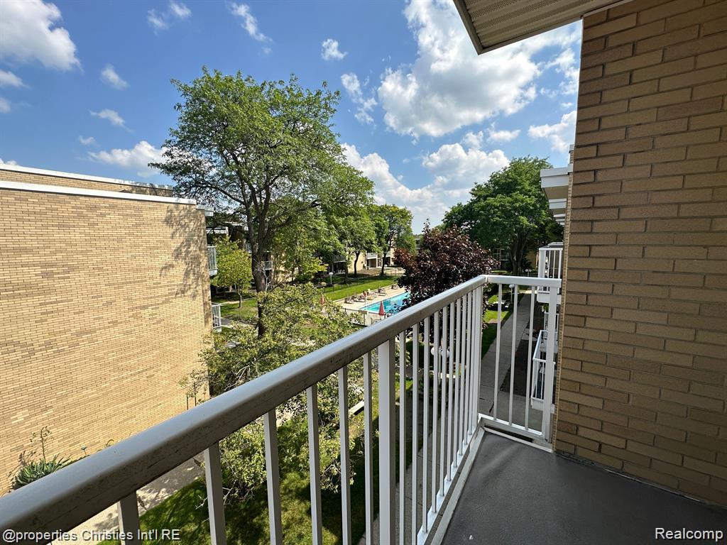 4917 Crooks Road, Royal Oak, MI, 48073