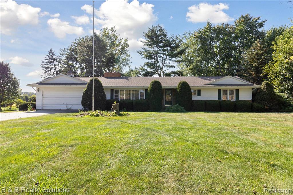 5225 LAKE PLEASANT Road, North Branch, MI 48461 — Photo 2