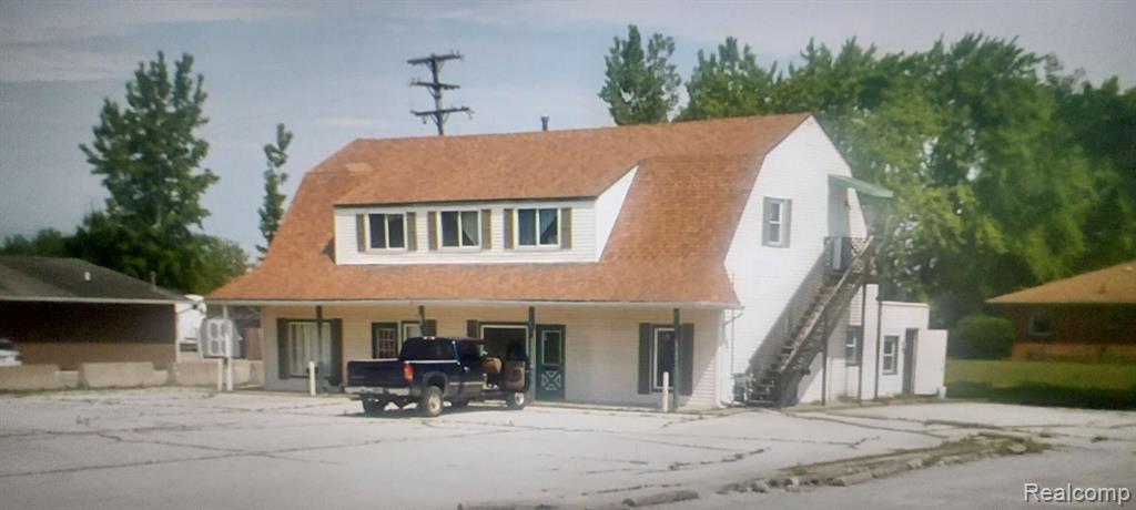 568 W CENTER Road, Essexville, MI 48732