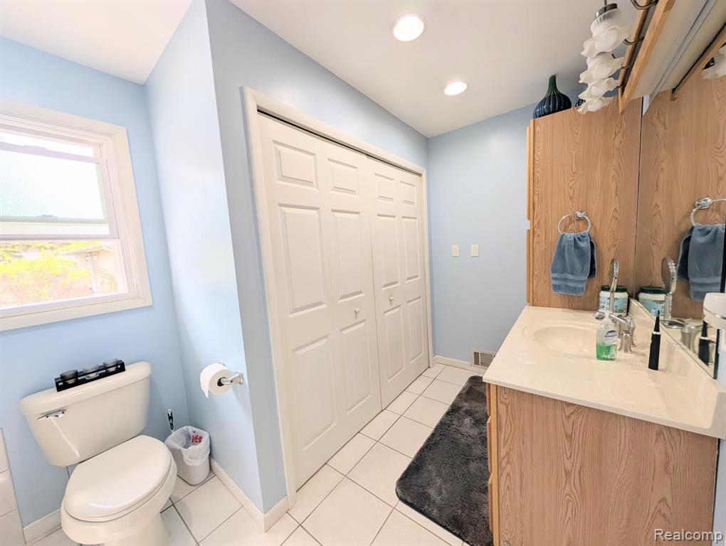5418 Don Shenk Drive, Swartz Creek, MI 48473 — Photo 9