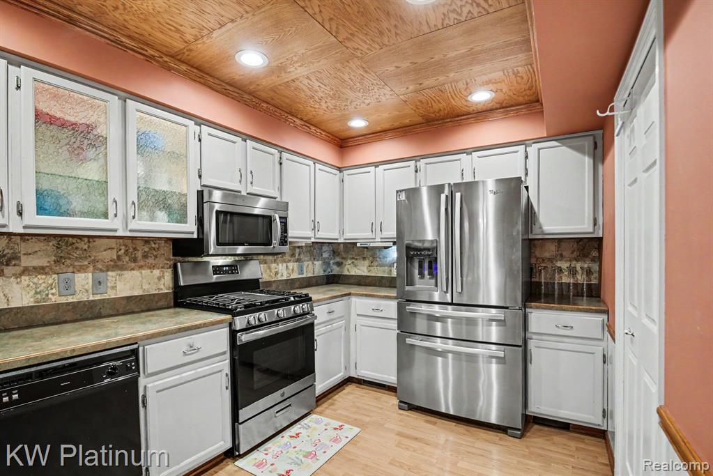 15640 Orchard Ridge Drive, Clinton Twp, MI 48038 — Photo 9