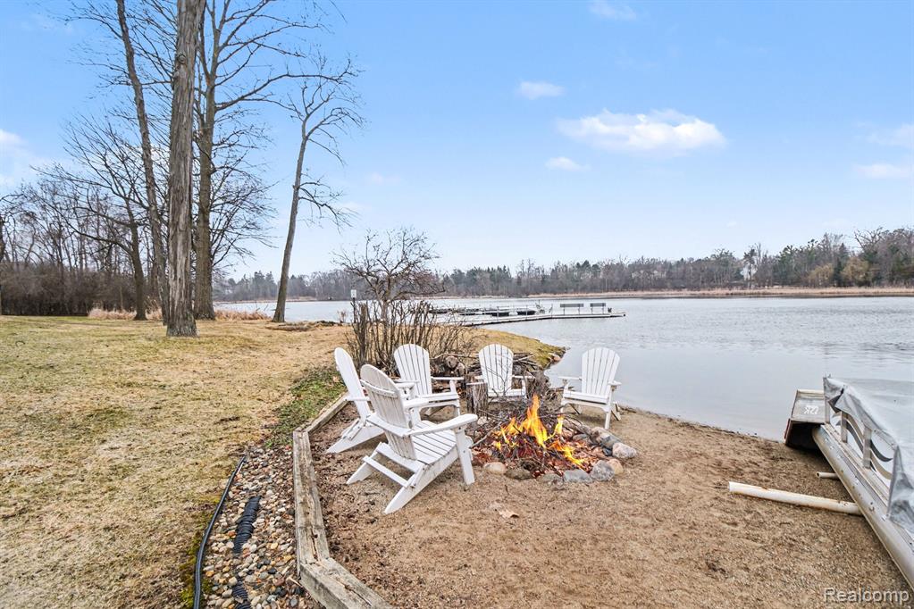 5080 Mirror Lake Court, West Bloomfield, MI 48323 — Photo 34