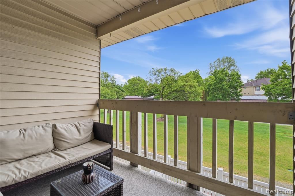 61212 Greenwood Drive, South Lyon, MI 48178 — Photo 9
