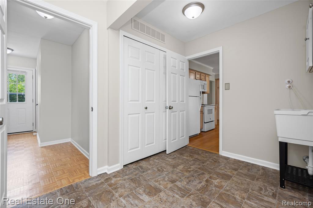 9503 Edward Drive, Brighton, MI 48114 — Photo 47