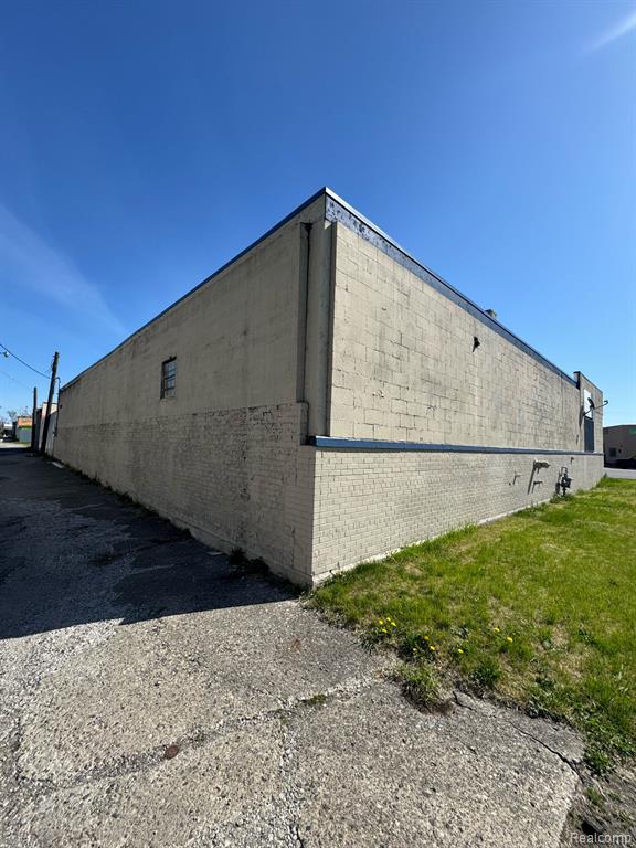 8605 Livernois Avenue - Photo 2