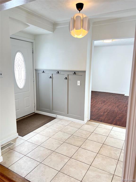 396 South Boulevard W, Rochester Hills, MI 48307 — Photo 2