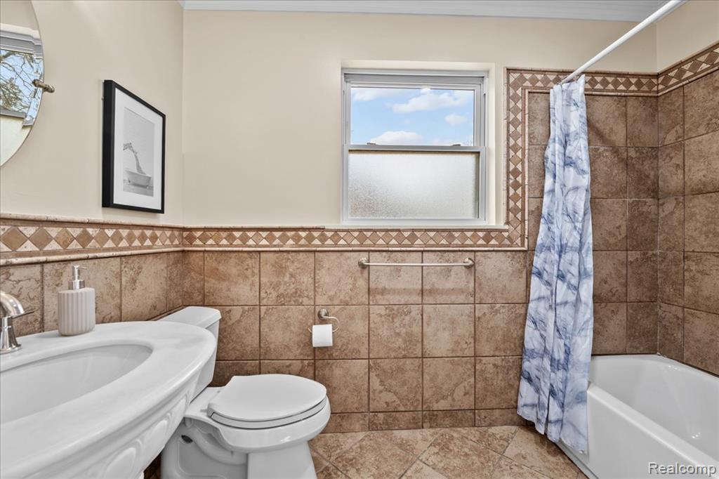 4323 Kensington Avenue, Detroit, MI 48224 — Photo 33
