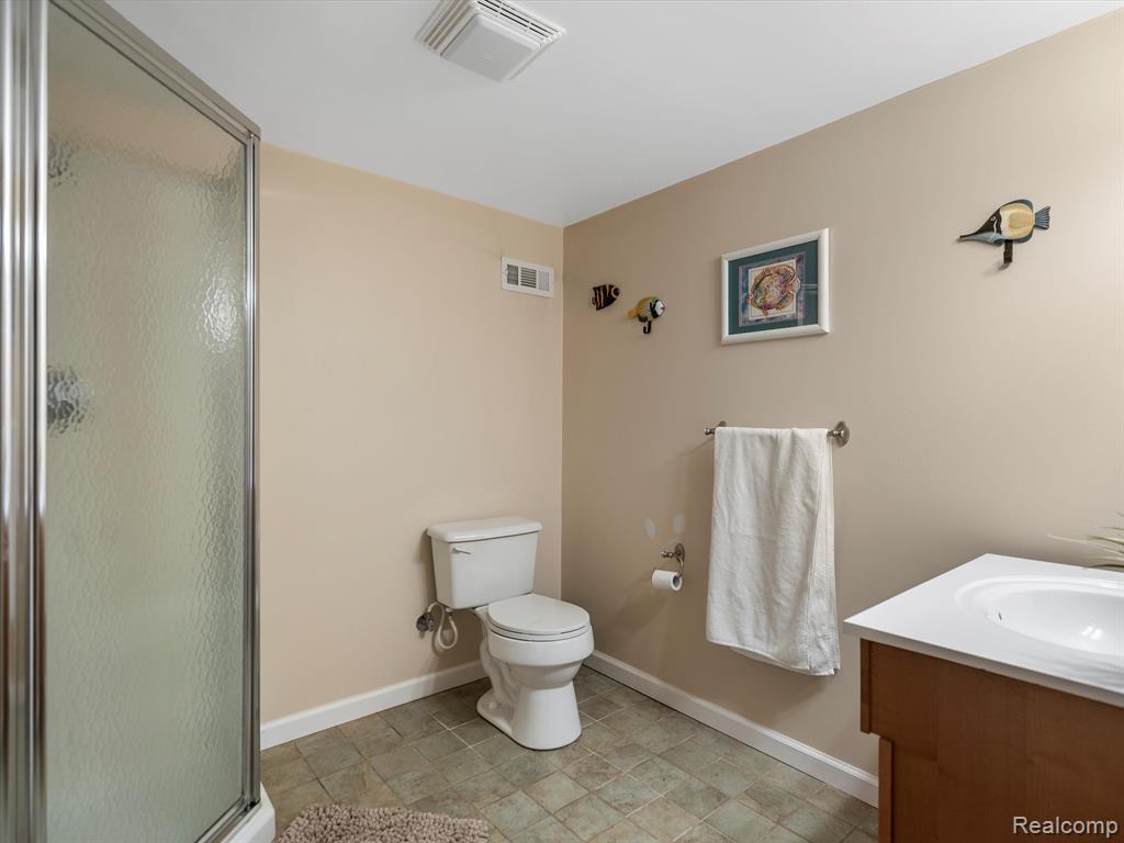 6792 PINE WAY Drive, Troy, MI 48098 — Photo 33