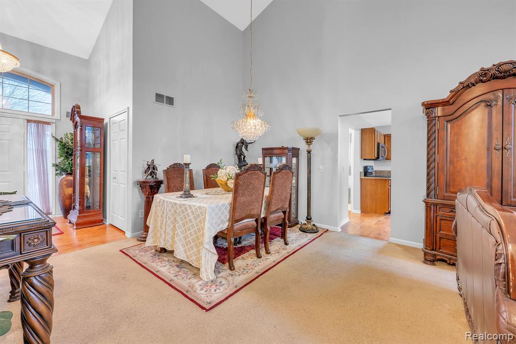 6133 LOCHMORE Drive, Commerce Twp, MI 48382 — Photo 7
