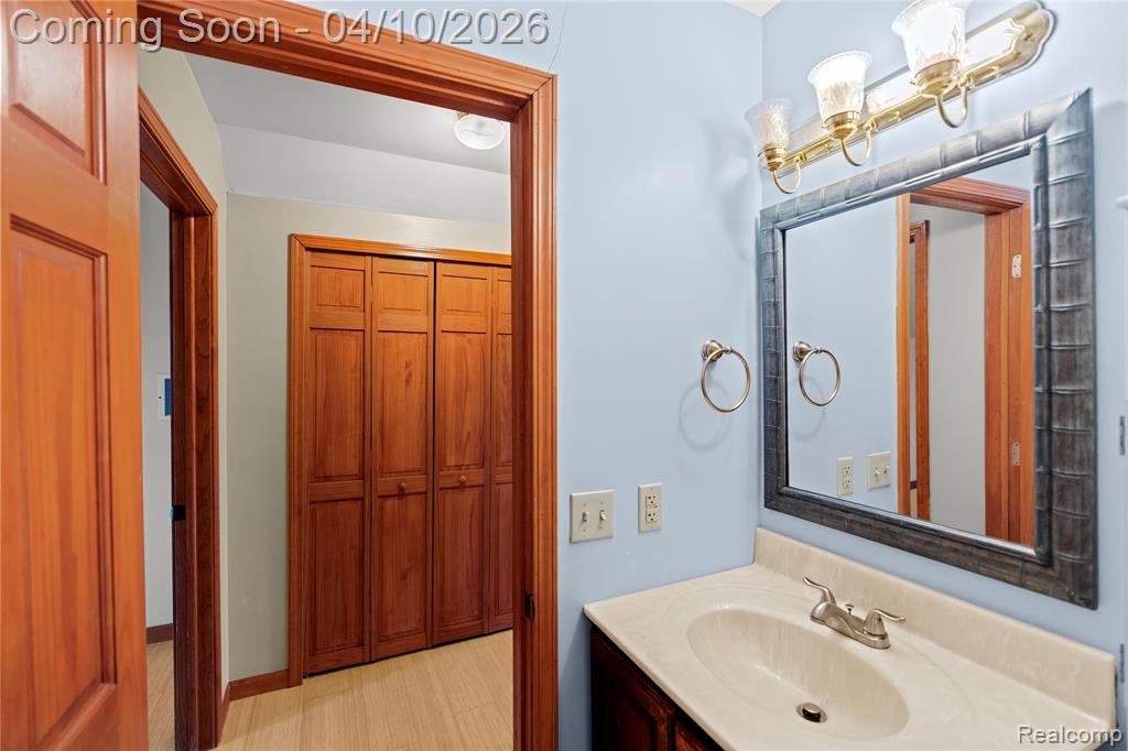 6490 E Coldwater Road, Flint, MI 48506 — Photo 34