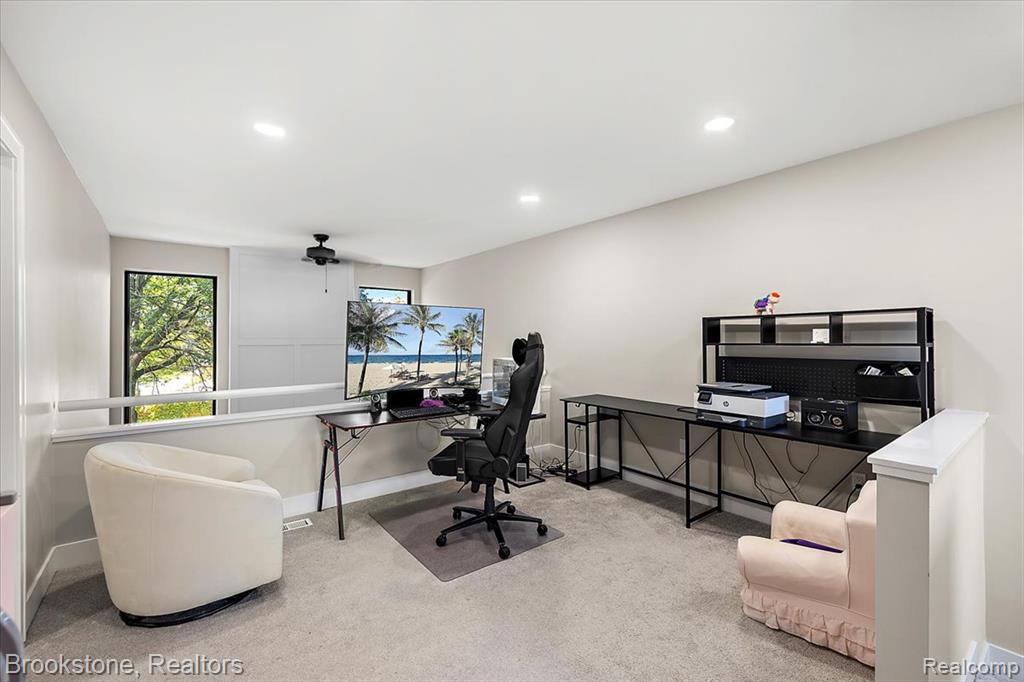 525 Oxford Court, Rochester Hills, MI 48307 — Photo 28