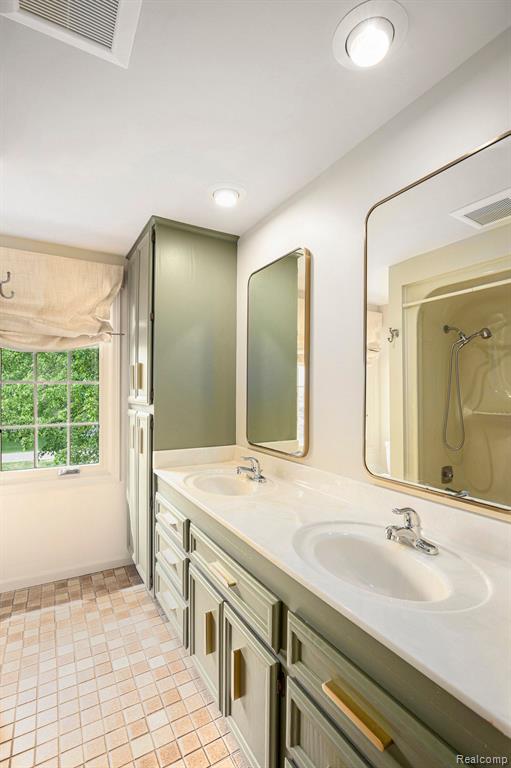 7254 DARK LAKE Drive, Clarkston, MI — Photo 35