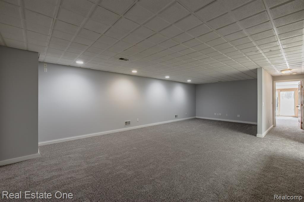 5690 White Lake Road, Clarkston, MI — Photo 39