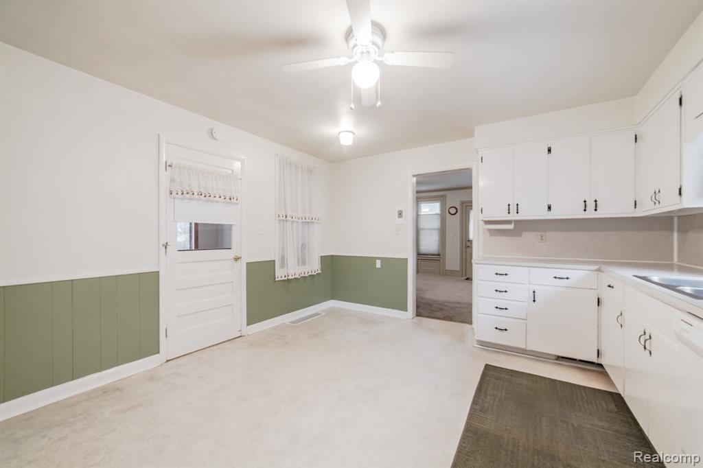 43 N GLASPIE Street, Oxford, MI 48371 — Photo 8