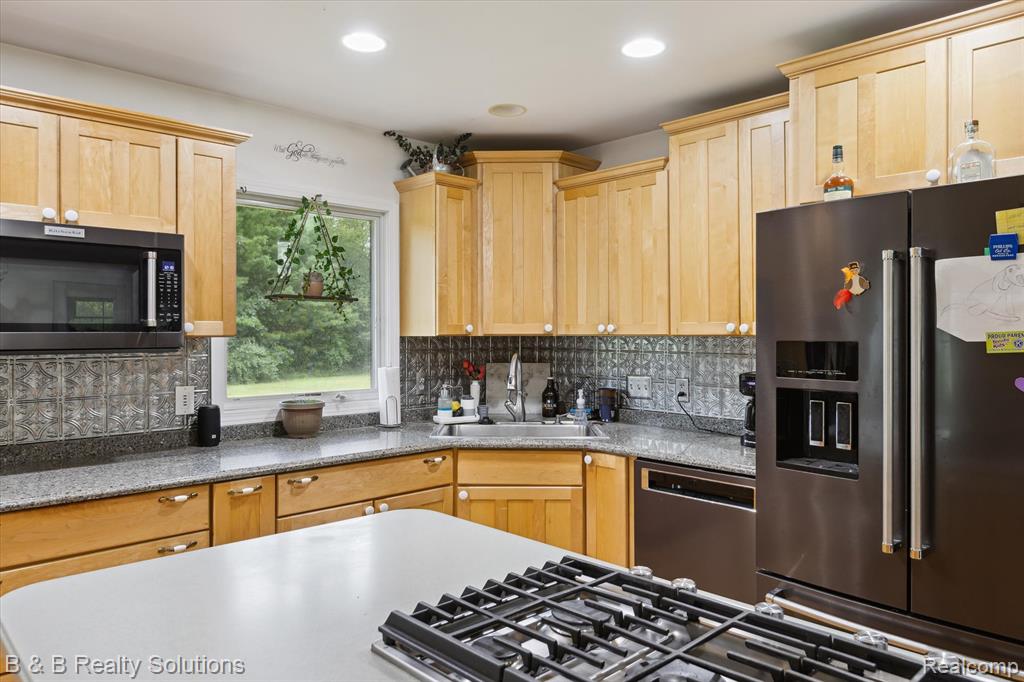 2264 Dodds Road, North Branch, MI 48461 — Photo 13