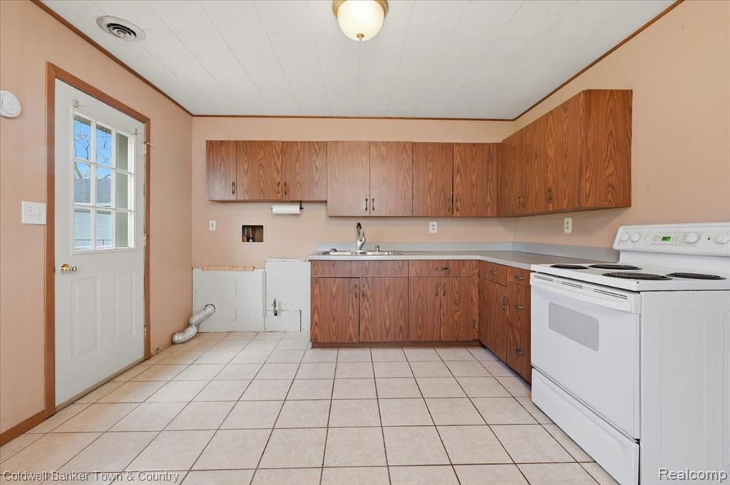6151 Stephen, Brighton, MI 48116 — Photo 10