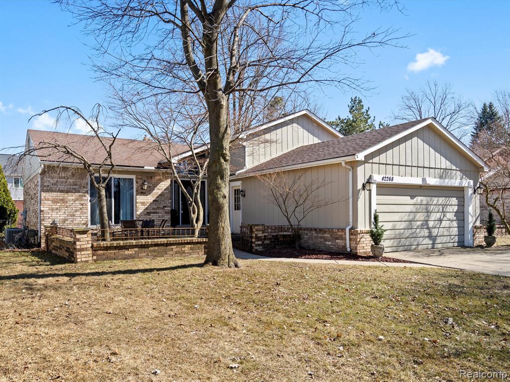 42268 SYCAMORE Drive, Sterling Heights, MI 48313 — Photo 2