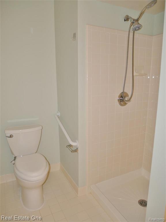 5499 Seabreeze Lane, Sterling Heights, MI 48310 — Photo 17