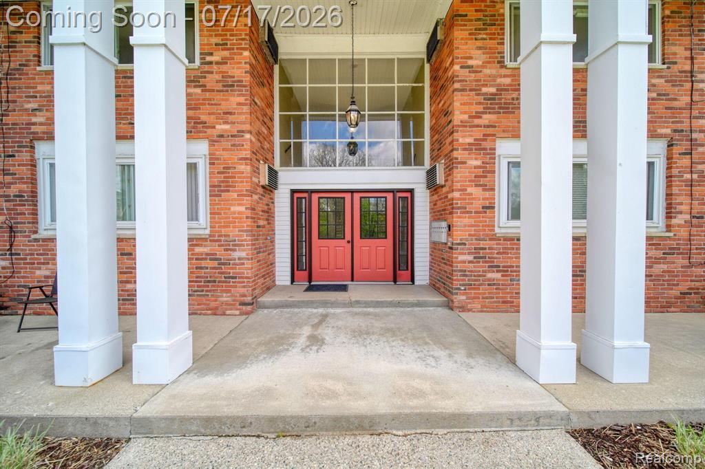 525 Fairbrook Street, Northville, MI 48167 — Photo 2