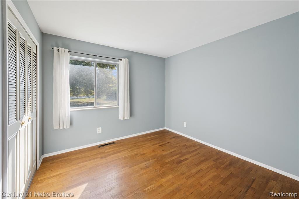 4460 Torrey Road, Flint, MI 48507 — Photo 14