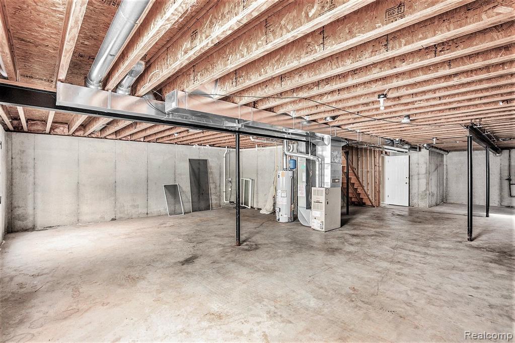 978 WATER VIEW Lane, Fenton, MI 48430 — Photo 15