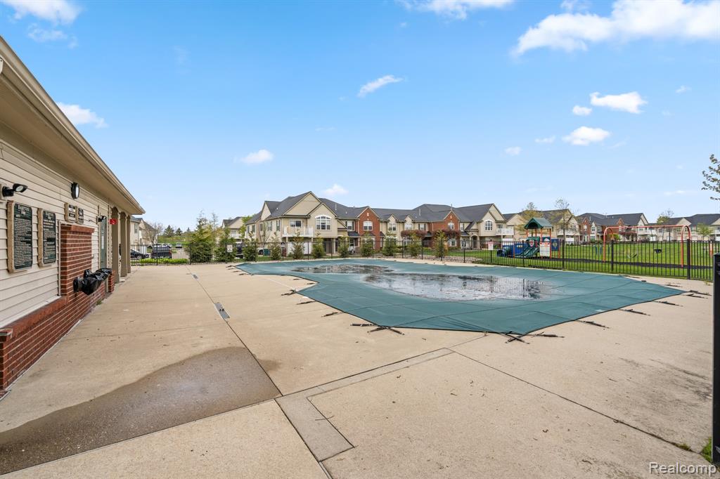 4130 Hampton Ridge Boulevard, 63, Howell, MI 48843 — Photo 14
