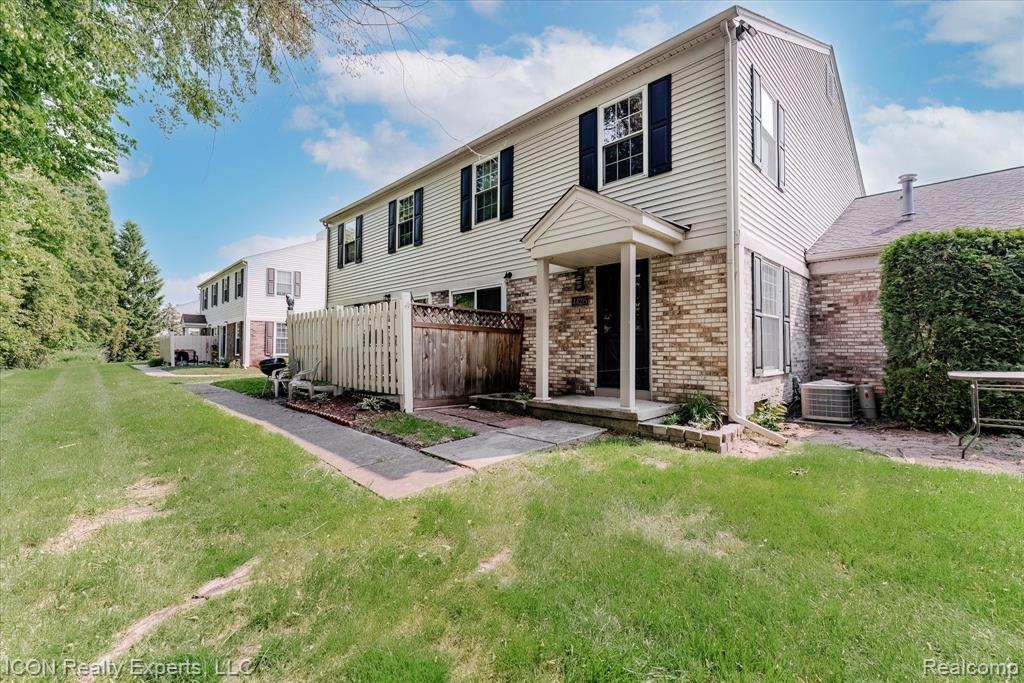 44215 Providence Drive, Clinton Twp, MI 48038 — Photo 2