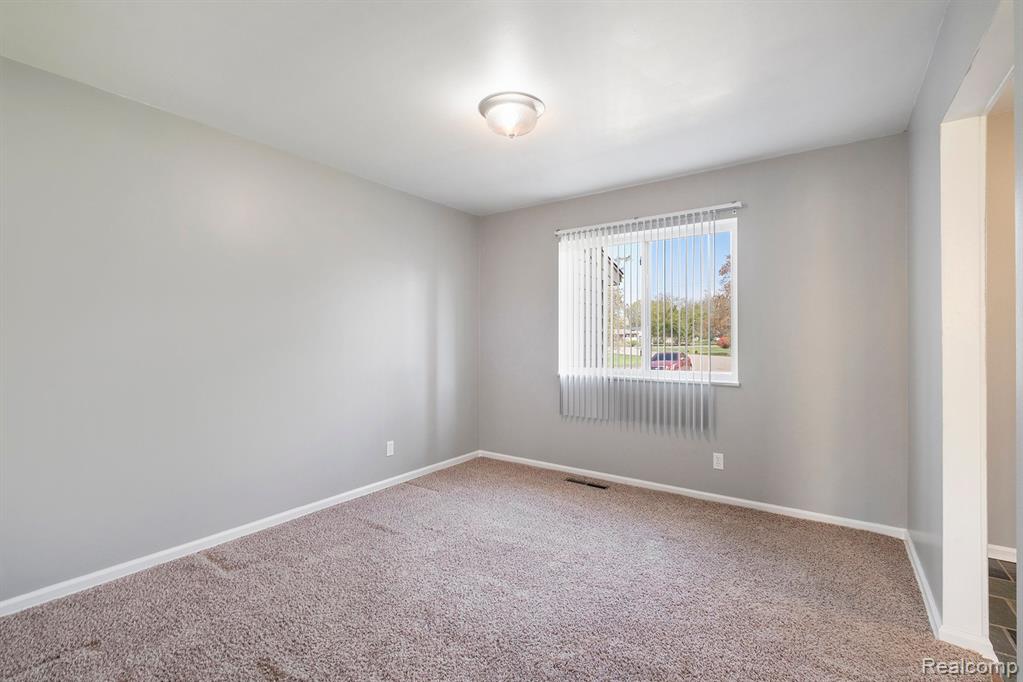 5392 MAPLETREE, Flint, MI 48532 — Photo 7