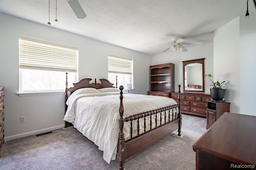 8660 SARGENT Road, Fowlerville, MI 48836 — Photo 24
