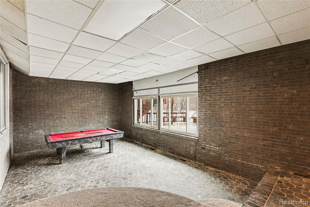 13490 Lakebrook Drive, Fenton, MI 48430 — Photo 20