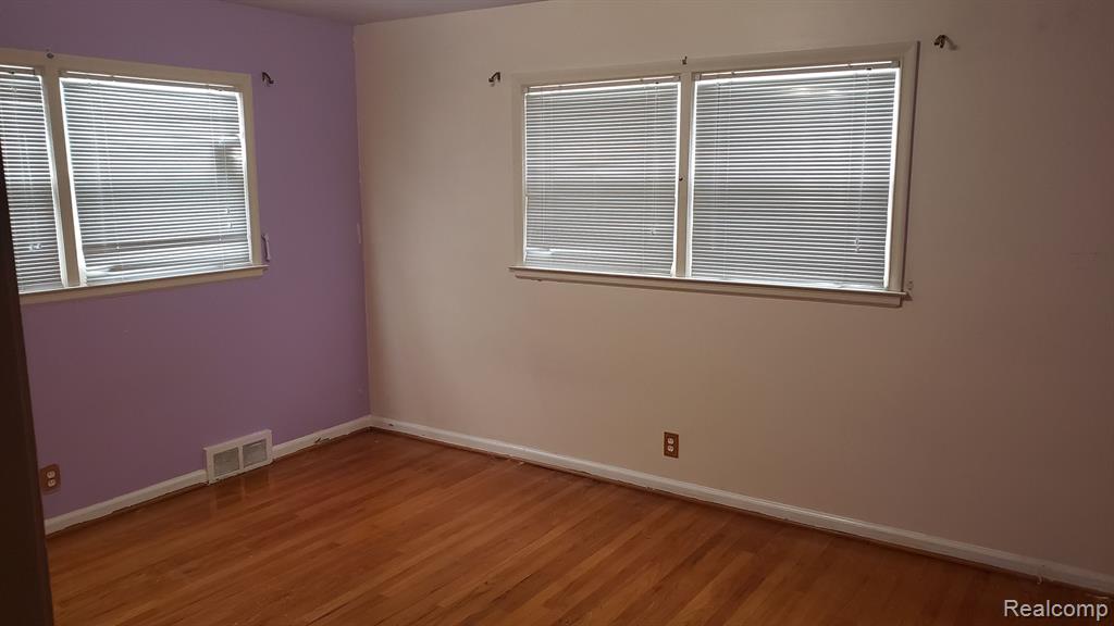 730 WOODCREST Drive, Dearborn, MI 48124 — Photo 10